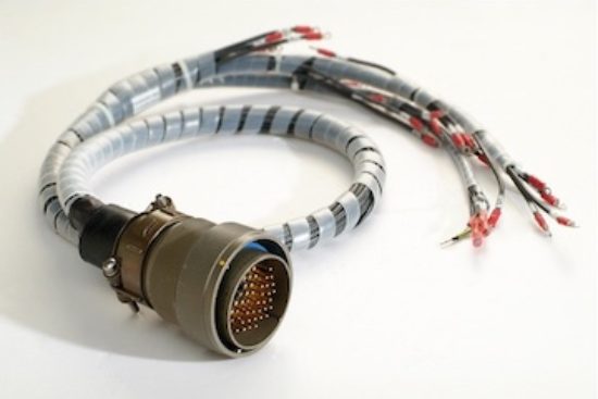 Cablaje/ansambluri de cabluri pentru industria feroviară